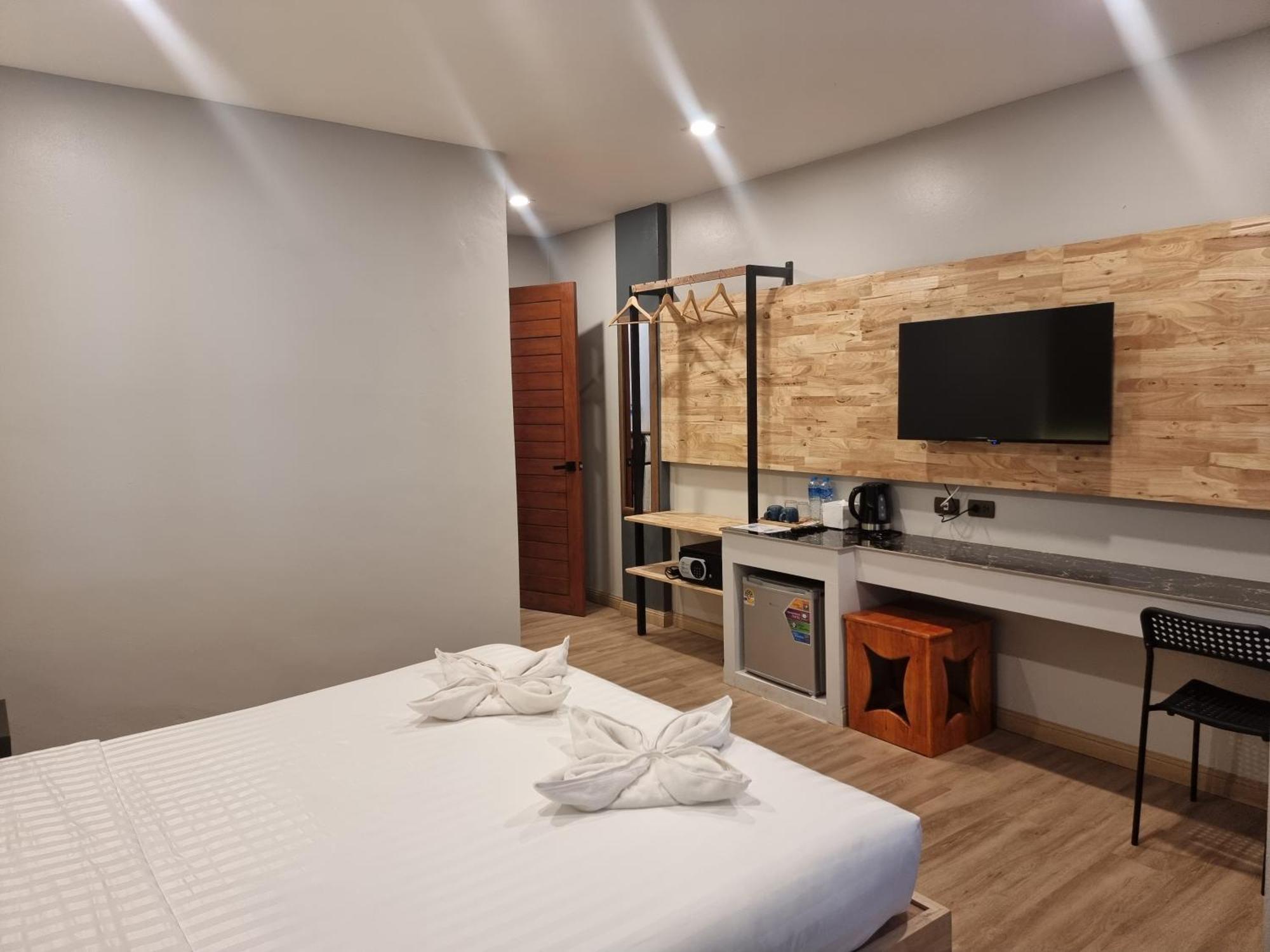 Diva Boutique Hotel Patong Exterior photo