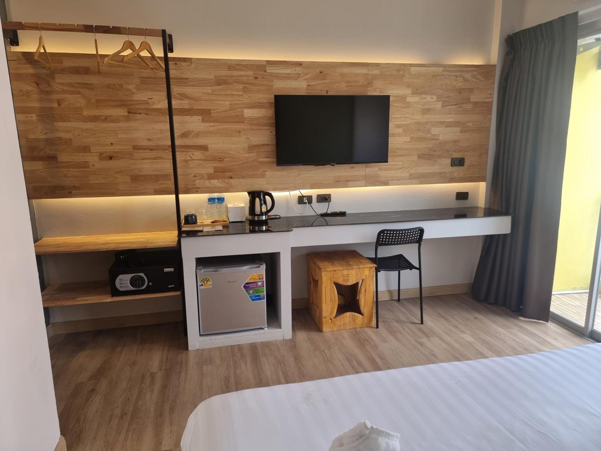 Diva Boutique Hotel Patong Exterior photo